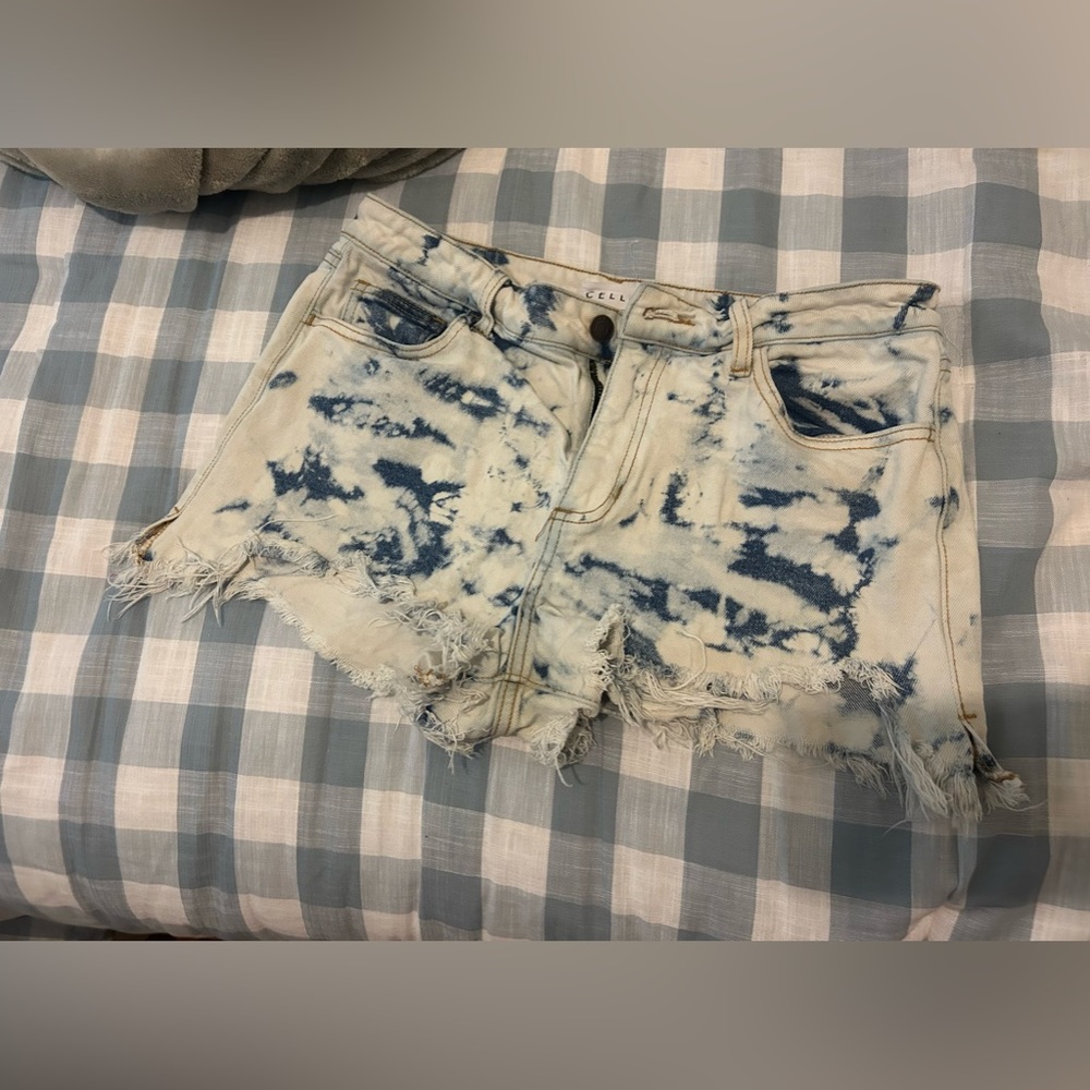 Acid Wash Frayed Shorts